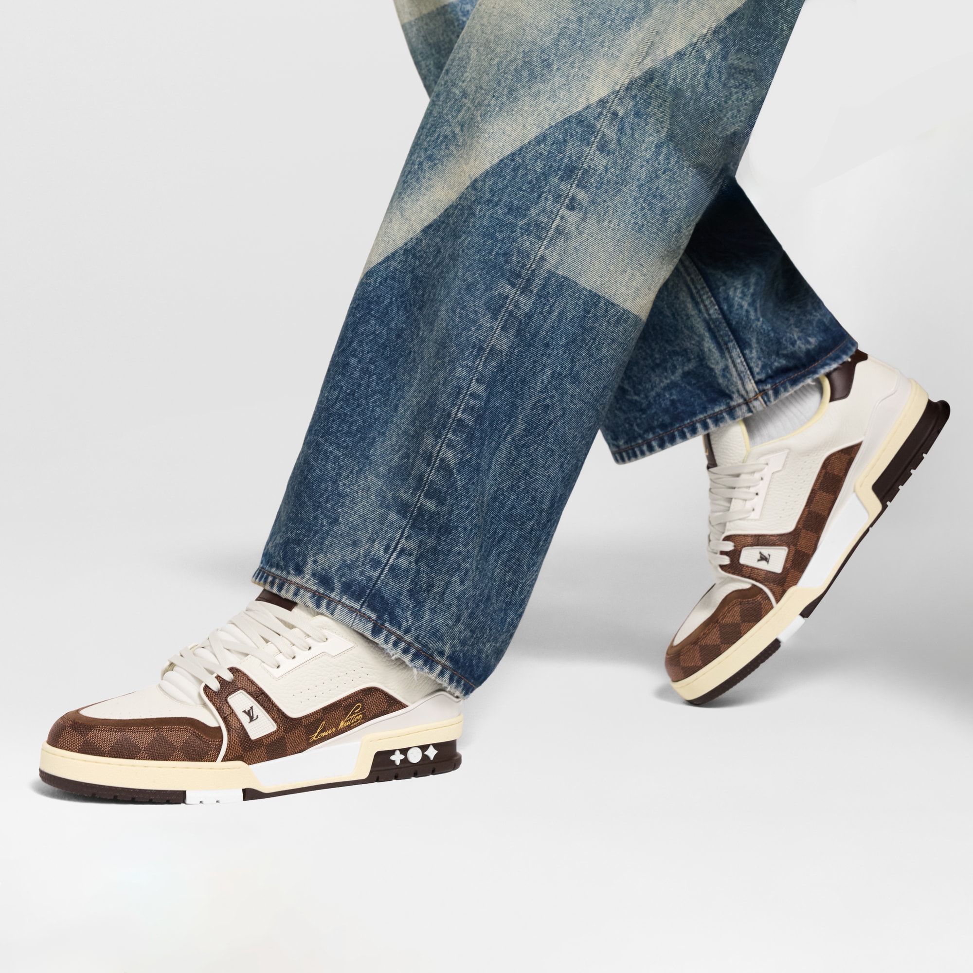 Tênis LV Trainer Couro Monogram Empreinte - Presentes Para Ele